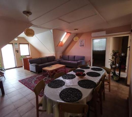 Erika Apartman Klimaval