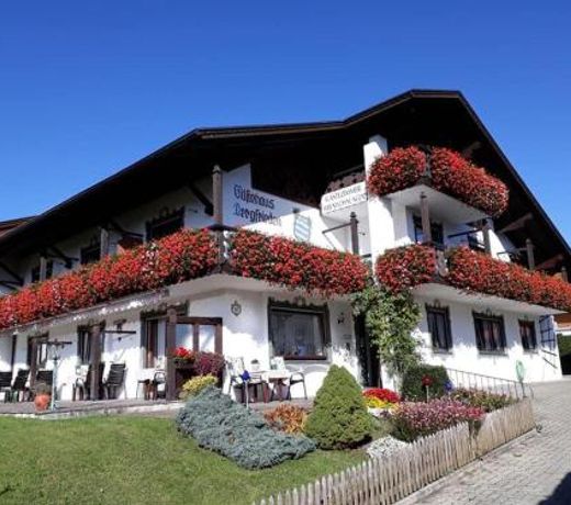 Ferienwohnung-Panorama-im-Gaestehaus-Bergfrieden