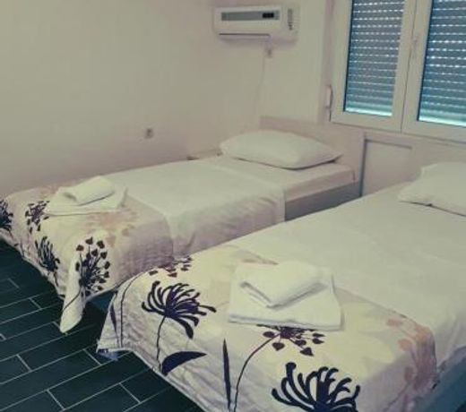 Apartments with a parking space Podaca, Makarska - 11748