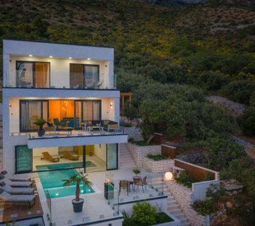 Villa Bue Moon