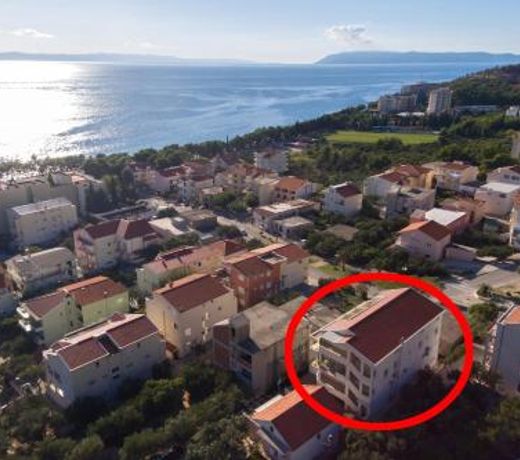 Apartments with a parking space Tucepi, Makarska - 14457