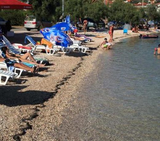 Apartments with a parking space Vinisce, Trogir - 8660