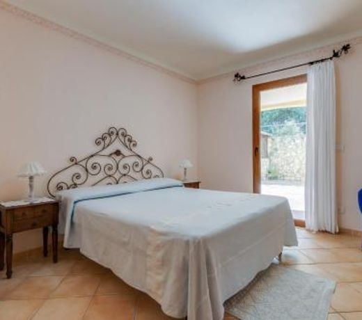 VILLA TERESA 3 ABITAZ. INDIPEND.TI