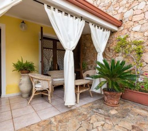 Villa Chia