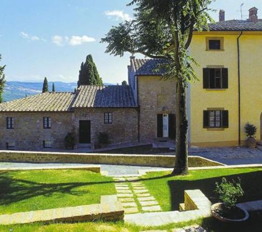 Il Castagno Villa Sleeps 16 with Pool