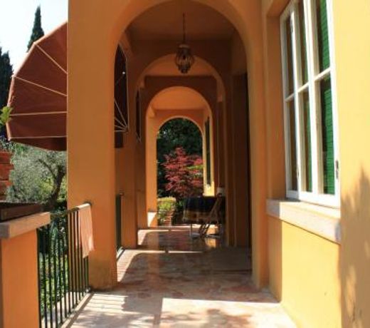 Villa Vibe Luce, beautiful period villa with private pool and lake view