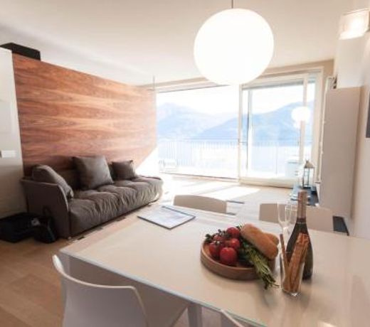 LookLake Suite One