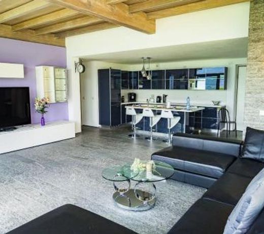 Villa Nicolette sleeps 8