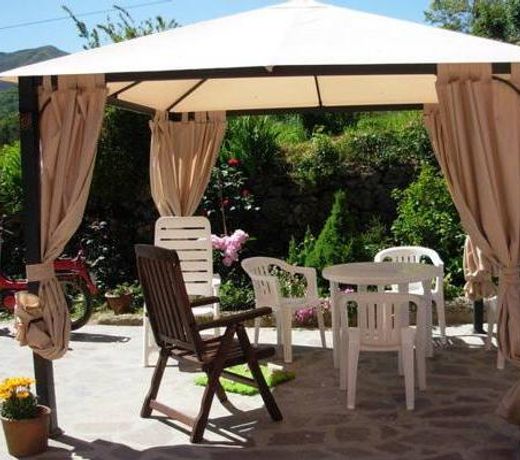 Alluring Holiday Home in Canossa with Pool, Garden Barbecue