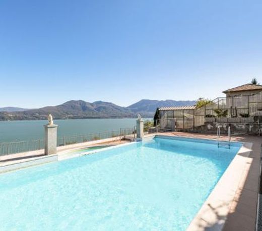 Modern Apartment in Oggebbio with Pool