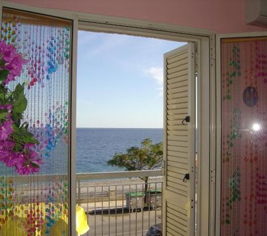 Mirone Apartment FRONTE MARE beachfront house