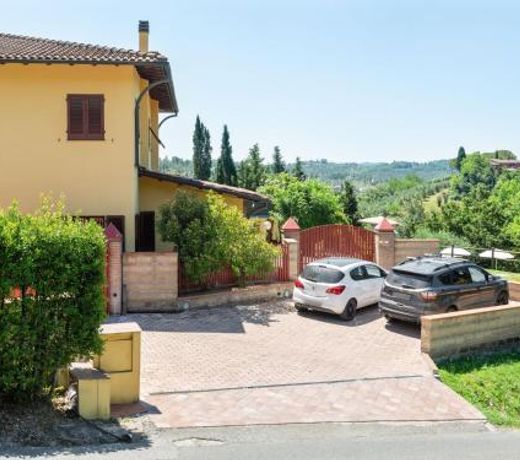 Plush Holiday Home in San Miniato near Tower of Federico II