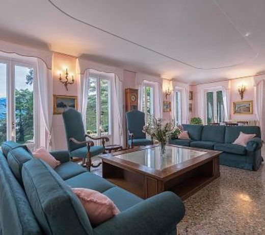 San Siro Villa Sleeps 20 Pool Air Con WiFi