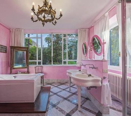 San Siro Villa Sleeps 20 Pool Air Con WiFi
