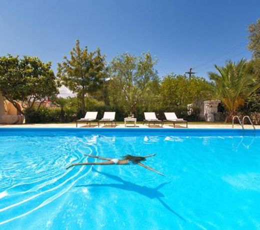 San Vito dei Normanni Villa Sleeps 12 Pool Air Con