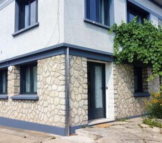 Studio avec wifi a Argenteuil
