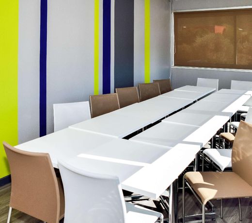 ibis budget Aubagne Paluds Agora