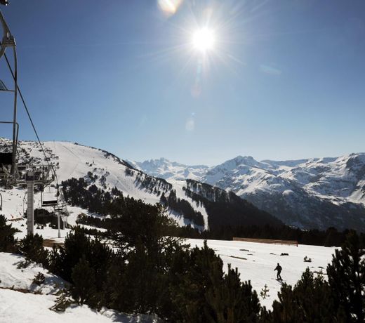 Les Trois Domaines 2p 4