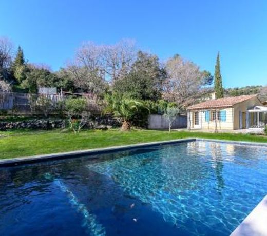 Villa Claudia Beautiful villa in a green space located in Biot