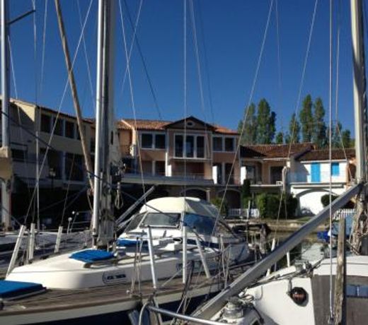 Romance in Port Grimaud