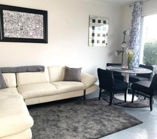 Nice flat near Paris MCP