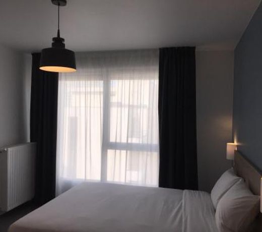 Twenty's Business Flats Mansio