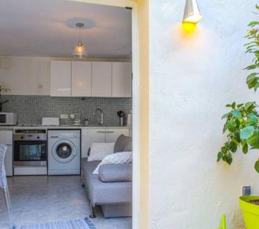 Appartement lumineux avec terrasse et jardin