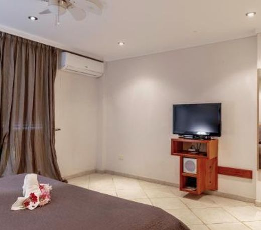 Oceanfront Deluxe Apartment Blue Marlin at Den Laman