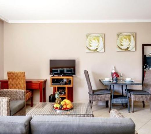 Luxury Studio Black Durgeon at Den Laman