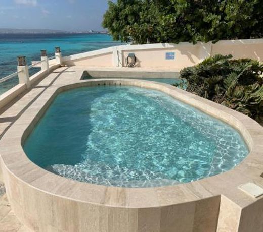 Bellevue Beach Apartments 9
