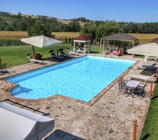 Spacious Holiday Home in Pian di San Martino with Pool