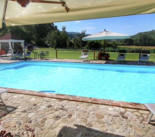 Spacious Holiday Home in Pian di San Martino with Pool