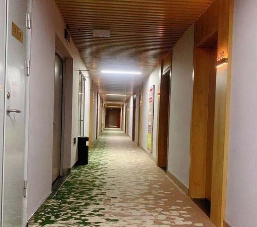 Shell Hotel Wuhu Economic Development Zone Baixian Plaza