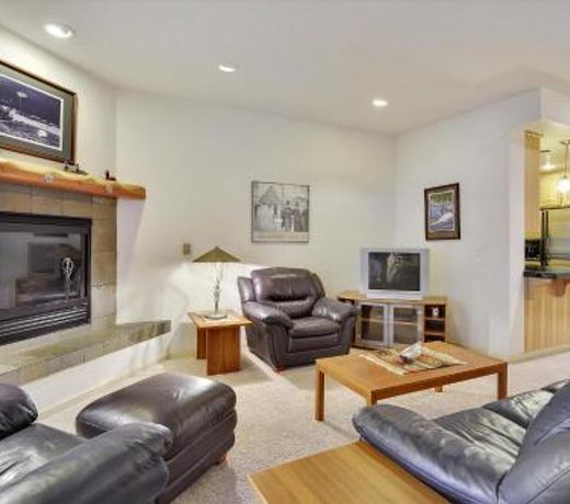 Squaw Valley Tavern Inn Two Bedroom Condo