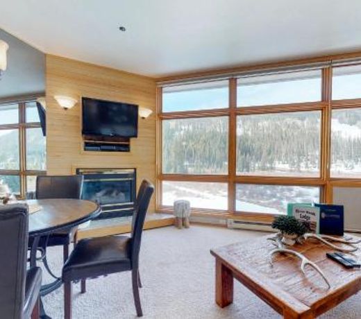 River Bank Lodge 2924