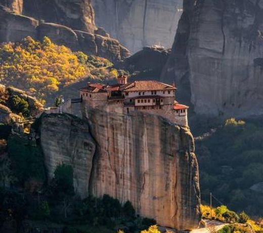 4-seasons pool villa near Meteora