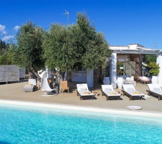 Marina di Felloniche Villa Sleeps 8 with Pool Air Con and WiFi