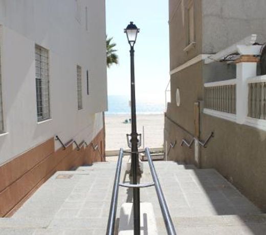 APARTAMENTO PUERTA AL MAR