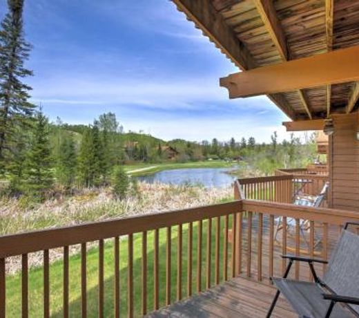 Condo on 1st Green with Deck at Schuss Mountain!