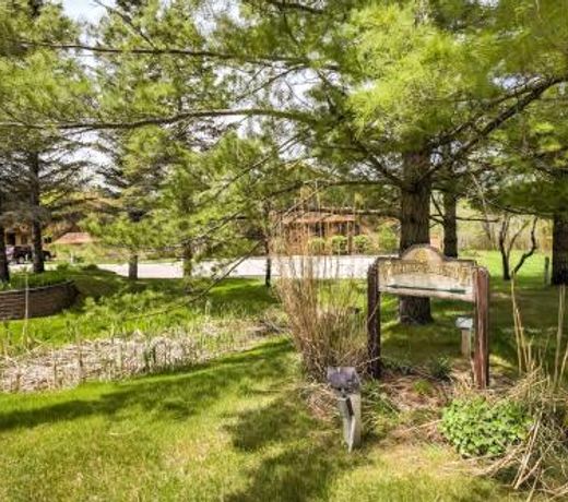 Condo on 1st Green with Deck at Schuss Mountain!
