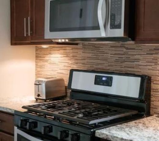 3BR Suburban Home, Parking near O'Hare & Downtown