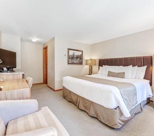The Rooms at Chanticleer Inn