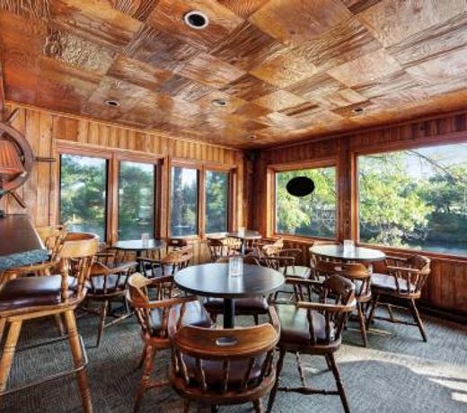 The Rooms at Chanticleer Inn