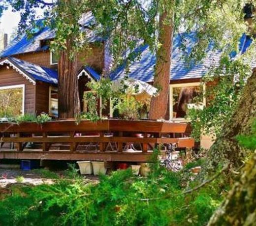 Rocky Mountain Lodge: Walk-to-Town, Private