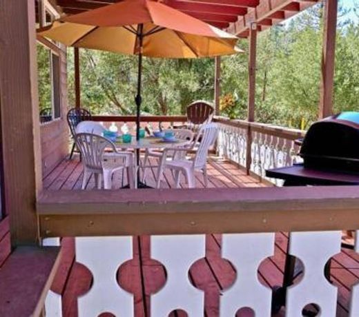 Rocky Mountain Cottage: Pet Friendly, Wi-Fi,