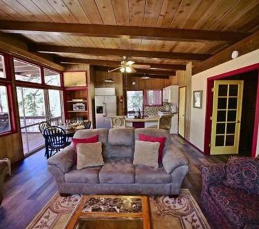 Rocky Mountain Cottage: Pet Friendly, Wi-Fi,