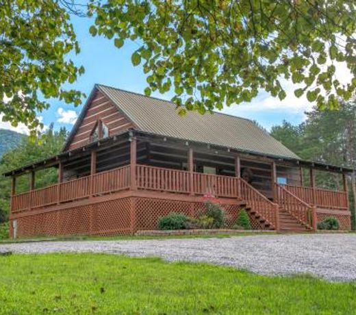 Twin Cub Lodge