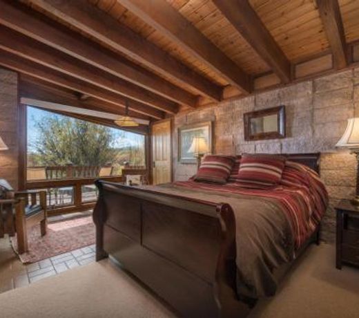 Abode at Swinging Bridge