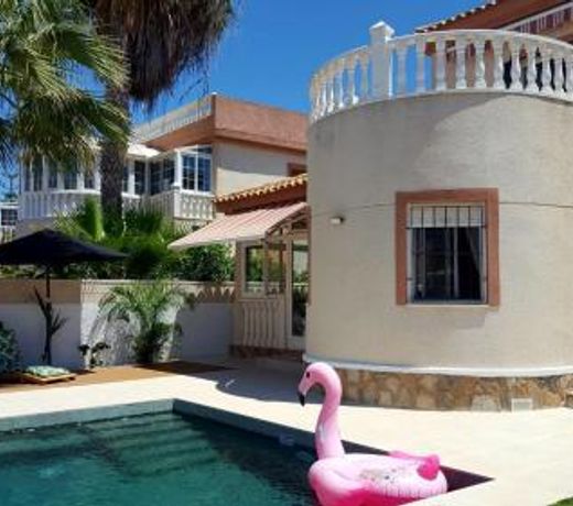 villa en torre de la horadada a 240m de la playa