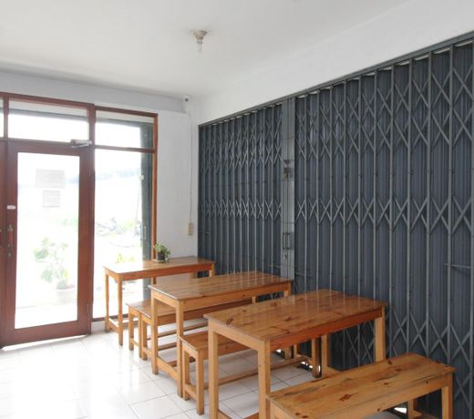 Hotel Mama Syariah at Ruko Kutajaya